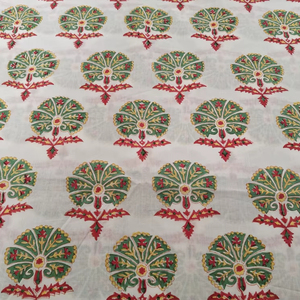 Tissu 100% Coton Pur Écologique Magnifique Imprimé Floral Indien Fait Main pour Robes, Chemises, Rideaux et Matelas pour Femmes, Garçons et Filles - Product Image 1