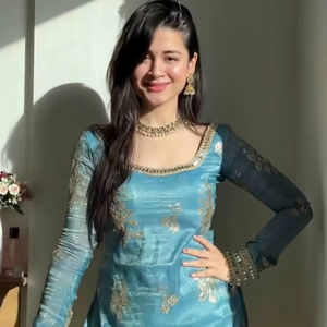 Conjunto de Kurti y Salwar Amarillo con Estampado Tradicional Fendi en Azul Aqua, de Secado Rápido, para Eid, Traje Festivo Musulmán para Fiestas, Diseño de Diseñador - Product Image 1