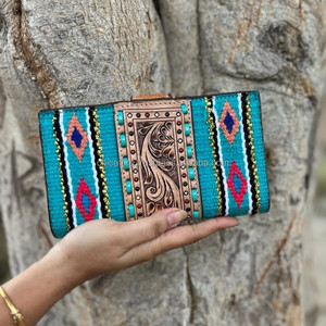 Nouvelle couverture de selle aztèque pochette en cuir Western élégant à deux volets femmes portefeuilles usiné à la main Gamble vente chaude embrayages de sculpture - Product Image 4