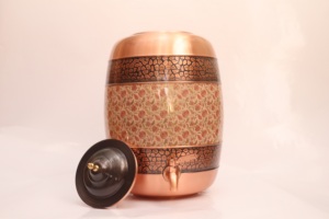 Dispensador de Agua Artesanal de Cobre Puro, Tanque de Almacenamiento Ayurvédico con Diseño Floral y Grifo Antiderrames para Uso en el Hogar y la Oficina - Product Image 6
