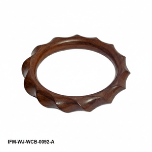 Brazalete de madera oscura artesanal, trenzado y tallado, brazalete de madera curvado para mujer, regalo para ella. - Product Image 2