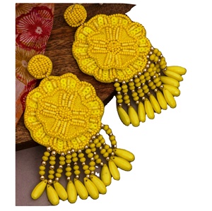 Pendientes de cuentas florales amarillo limón, pendientes personalizados con múltiples cuentas para mujer, joyería festiva para fiestas al mejor precio, pendientes de cuentas - Product Image 1