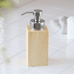 Elegante Juego de Baño Premium, Acabado Mate Blanco, Colección de Dispensadores de Madera - Product Image 3