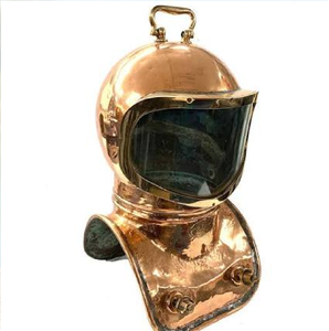 Équipement de plongée vintage en cuivre avec une large visière transparente et une poignée de levage supérieure, disponible à prix de gros. - Product Image 1