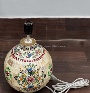 โคมไฟกระดูกและเรซินที่มีเอกลักษณ์พร้อมเรซิ่นชิปเซ็ตและฝังกระดูกรายละเอียดแสงอบอุ่นและเสน่ห์ในการตกแต่งที่หรูหรา - Product Image 4