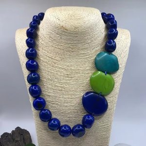 Collier en résine artisanale, bijoux fantaisie, fabrication artisanale indienne, écologique, lavable, couleur personnalisable, par Perfect Enterprises - Product Image 1
