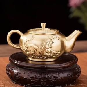 Tetera Tradicional China de Latón con Diseño de Tigre en Relieve, con Tapa y Asa, Hervidor de Agua Metálico - Product Image 1