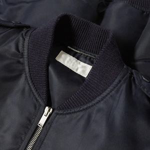 Chaqueta de Piloto de Nylon Acolchada Negra de Alta Calidad con Logotipo Personalizado al por Mayor para Hombre - Product Image 4