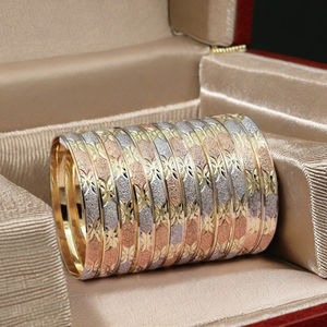 ขายส่งชุดกำไลชุบทอง3โทนเครื่องประดับกำไลแฟชั่นชุดกำไลทองเหลืองสามสีกำไลข้อมือสีทองหลายโทน - Product Image 3