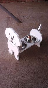 Organisateur de gamelles pour animaux de compagnie en bois classique avec design surélevé pour une expérience de repas plus propre et plus saine pour les chiens - Product Image 1