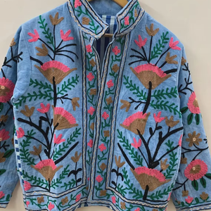 Veste en velours brodée Suzani grise indienne unisexe Vêtements d'extérieur ethniques de luxe pour manteau Boho du printemps et de l'hiver - Product Image 1