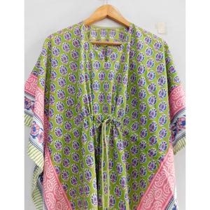 ชุดเดรสผ้าฝ้ายสไตล์โบฮีเมียน งานแฮนด์เมด พิมพ์ลายดอกไม้ คอวี แขนทรงปีกค้างคาว ทรงหลวม สวมใส่สบาย เหมาะสำหรับวันหยุดพักผ่อนในฤดูร้อน - Product Image 3