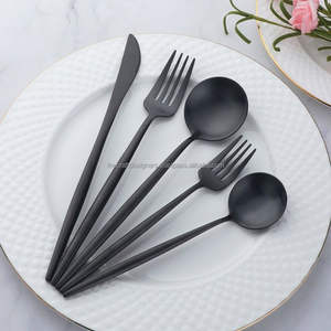 Elegante juego de cubiertos de metal pulido diseñado para una experiencia gastronómica lujosa en restaurantes y banquetes de hotel en casa - Product Image 1