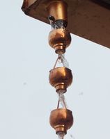Chaîne de pluie élégante en fer pour maisons modernes et traditionnelles, décoration de jardin et gestion des eaux de pluie