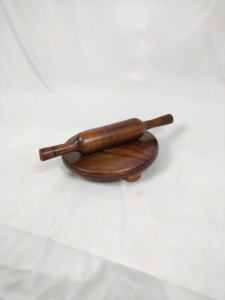 Planche à pâtisserie ronde en bois naturel fabriquée en Inde Planches à pâtisserie personnalisables chakla belan à vendre en décoration en vrac - Product Image 6