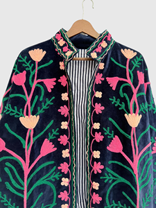 เสื้อแจ็คเก็ตกำมะหยี่ปักลายดอกไม้ ปกคอพับ แขนยาว ไซส์พลัส สไตล์ชนบทสำหรับผู้หญิง ใส่ได้ในฤดูใบไม้ร่วง - Product Image 2