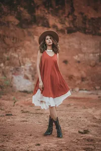 Vestido Midi de Algodón para Mujer al por Mayor, Sin Mangas, con Capas, Ajuste Holgado, Dobladillo Asimétrico, Estilo Bohemio Casual de Verano - Product Image 4
