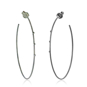 Pendientes de Aro Grandes Finos Hechos a Mano de Plata 925 Oxidada con Diamantes Naturales Engastados en Bisel, Joyería Fina al por Mayor - Product Image 1
