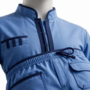 Conjunto de uniforme médico unisex azul con blusa de manga corta con bolsillos y pantalones con cordón, transpirable, 100% poliéster, con detección de agujas, en stock - Product Image 4