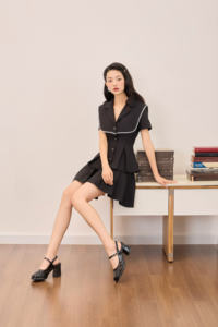 Vietnam BLACK SWAN Half Solid Élégant / Classique / Féminin - Ensemble haut et jupe marin pour femme - Style vintage classique KS64 - Product Image 2