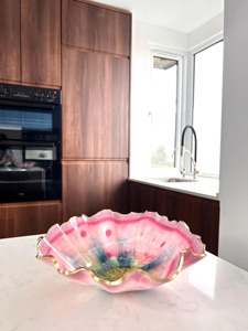 Magnifique bol en résine époxy avec design personnalisé, parfait pour un salon et une salle à manger sur le thème côtier. - Product Image 2