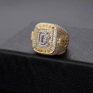 Bague de mode pour homme en argent sterling 925 avec diamant Moissanite, initiale D saisissante au centre, monture texturée et design entièrement scintillant - Product Image 1