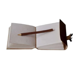 Diario de Cuero Genuino Hecho a Mano con Grabado Floral Religioso Antiguo y Logotipo Personalizado - Cuaderno Clásico para Escribir y Dibujar - Product Image 5