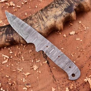 Lame de couteau Skinner en acier Damas de 8 pouces, brut, pour la fabrication de couteaux faits main, forgée à la main, en acier à haute teneur en carbone, lame non finie - Product Image 2