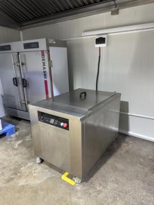 Vibración ultrasónica para calentar todo el tanque de manera uniforme, mejorando el sabor y tiernizando grandes cantidades de alimentos. Máquina de cocción Sous Vide de 250L para cocción lenta. - Product Image 4