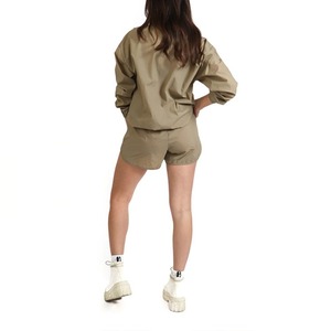 Conjunto de Pantalones Cortos y Chaqueta Cortavientos para Mujer, Estilo Urbano, Bloques de Color, Ligero - Product Image 5