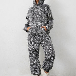 Survêtements pour femmes en polyester et élasthanne, impression par sublimation, vente en gros, logo personnalisé, haute qualité. - Product Image 5