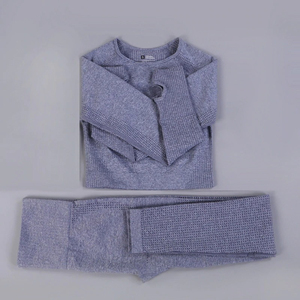 Fabricant sur mesure : Ensemble de yoga 2 pièces pour femmes, modèles en gros avec tarifs direct usine pour les marchés d'exportation. - Product Image 3