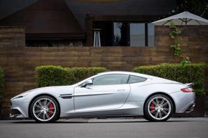 Aston Martin Vanquish Coupé 2014 - Product Image 2