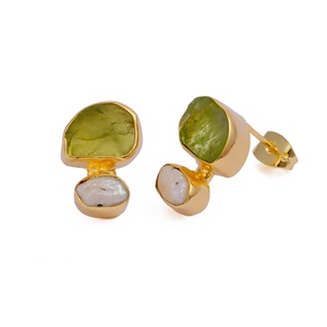Pendientes de Peridoto en Bruto, Piedra de Nacimiento de Agosto, Chapados en Oro, Hechos a Mano, Gema en Bruto, para Mujer, Modernos, de Latón, al por Mayor - Product Image 3