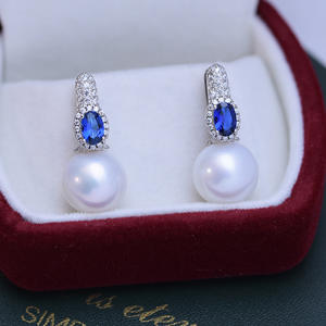 Pendientes Largos Redondos Blancos de Agua Dulce de 11-12 mm para Mujer, Versión Coreana con Luz Intensa, Plata S925, Pluma Elegante y Estilosa - Product Image 2