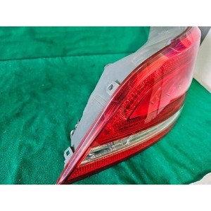 ไฟท้ายมือสองของรถยนต์อีควัส ขวา รุ่น 924023N000 - Product Image 3