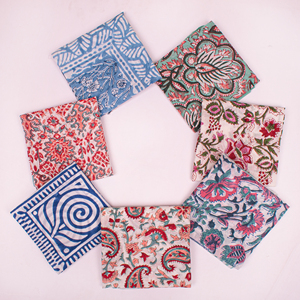 Pañuelo Cuadrado de Algodón con Diseño Bohemio Hecho a Mano, Pañuelo para la Cabeza Estilo Boho Chic, Accesorio Unisex para Primavera/Verano - Product Image 4