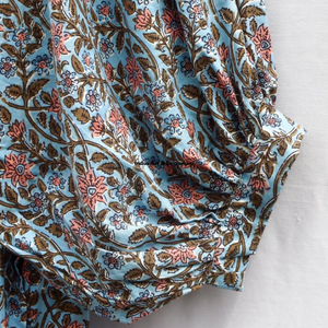 Belle robe en coton à motifs floraux, imprimée à la main, pour un usage décontracté. - Product Image 5