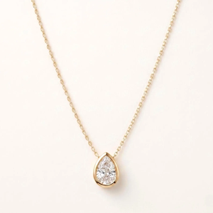Collar con Colgante de Diamante Corte Pera, Engaste en Bisel de Oro Amarillo, Diseño Minimalista, Unisex, Uso Diario - Product Image 1