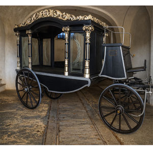 Carruaje Fúnebre Negro de Diseño Victoriano en Venta, Carroza Antigua Negra para Ataúdes, Carruaje de Caballos Negro para Cremación y Funerales, Reino Unido - Product Image 1