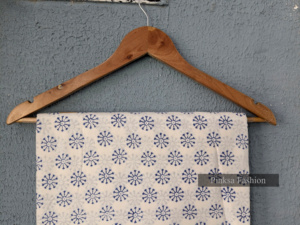 ผ้าฝ้ายพิมพ์ลายบล็อกอินดิโกแบบดั้งเดิมของอินเดีย 100% สำหรับตัดเย็บเสื้อผ้า ผ้าสำหรับทำเสื้อเชิ้ต ผู้จัดจำหน่ายส่งออกจำนวนมาก - Product Image 3