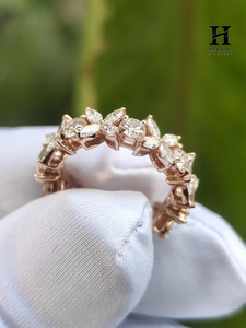 Anillo de Eternidad de Diamantes Florales de Mariposa en Oro Blanco de 14K Personalizado con Diamantes Cultivados en Laboratorio de Corte Marquesa y Redondo para Mujer - Product Image 4
