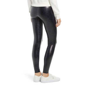 Leggings de cuero elegantes para mujer con alta elasticidad y corte que realza la figura, leggings de cuero negros para mujer - Product Image 3