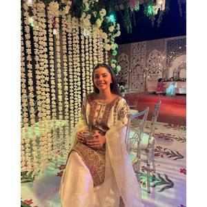 Ensemble haut, bas et dupatta pour soirée, vêtements indiens et pakistanais de créateurs - Product Image 6