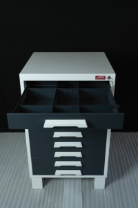 Chariot d'atelier mobile industriel avec 9 tiroirs, plan de travail robuste, verrouillable et personnalisable pour l'organisation de l'atelier - Product Image 3