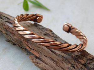 Pulsera de cobre artesanal natural para la artritis y detalles elegantes hechos a mano por artesanos indios. - Product Image 2
