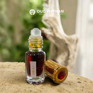 Huile Essentielle Pure d'Agarwood du Vietnam Grade A+ Distillée à l'Eau 3ml pour Diffuseur à Bâtonnets - Product Image 4