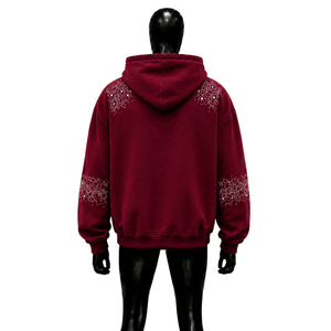Sudadera con capucha y cremallera color granate con pedrería, detalles de pedrería en hombros y mangas, corte regular, estilo casual, cómoda y urbana, al por mayor. - Product Image 2