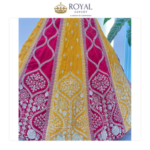 La mejor oferta en Lehenga Choli de diseño llamativo y calidad estándar, hecho de seda con lentejuelas y bordados con hilo. - Product Image 2