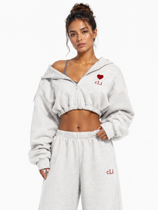 Ensemble Athleisure Personnalisé pour Femme : Survêtement Court à Capuche, Pantalon Palazzo Ample à Ourlet Élastique, Broderie DTG Cœur Appliqué - Product Image 4